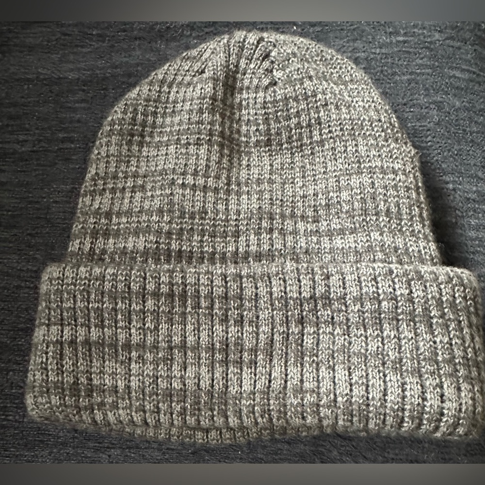 APOLLO Gray Ribbed Beanie with Logo - Picture 2 of 5